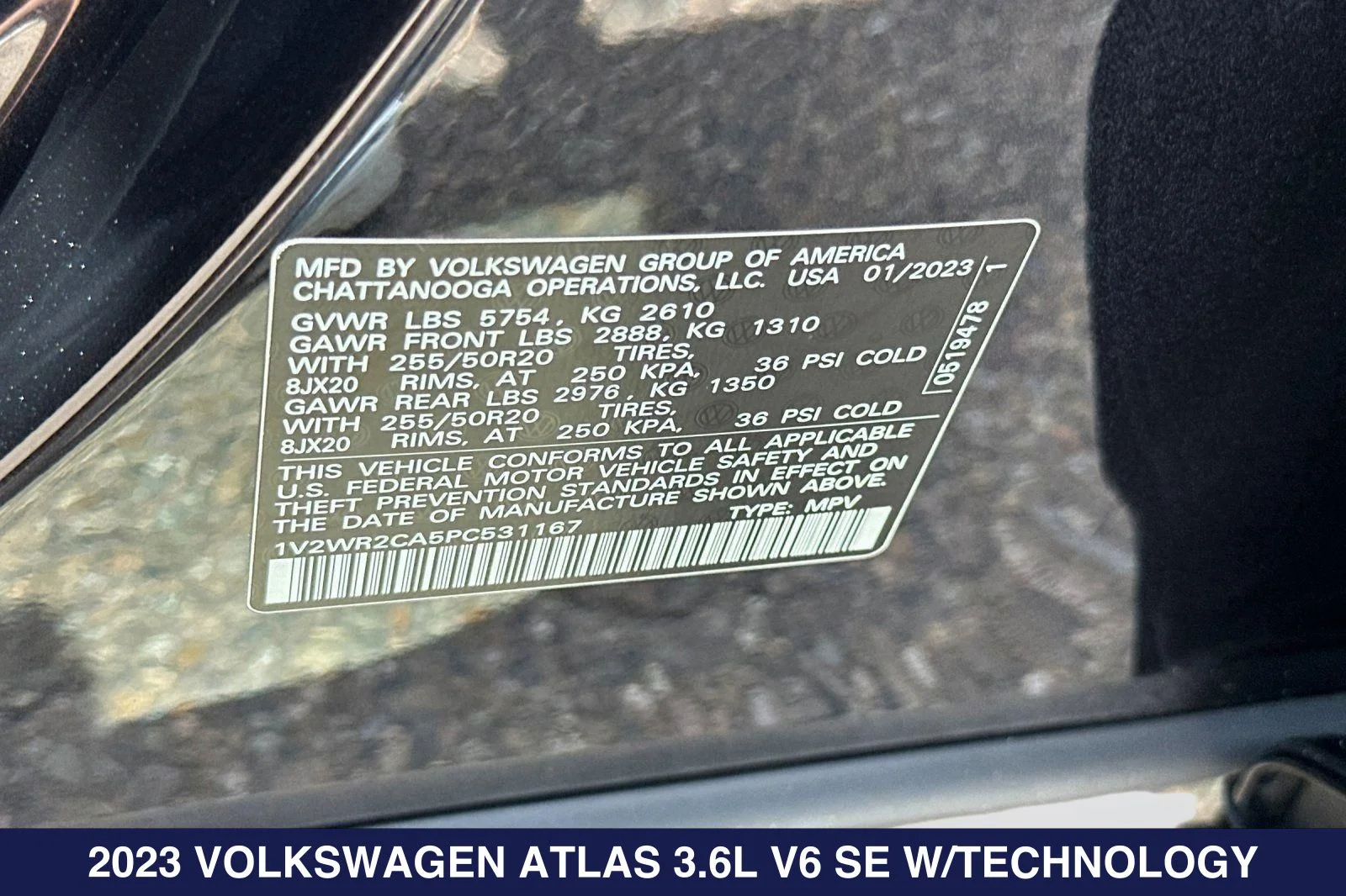 Used 2023 Black Volkswagen 3.6L V6 SE w/Technology image 29