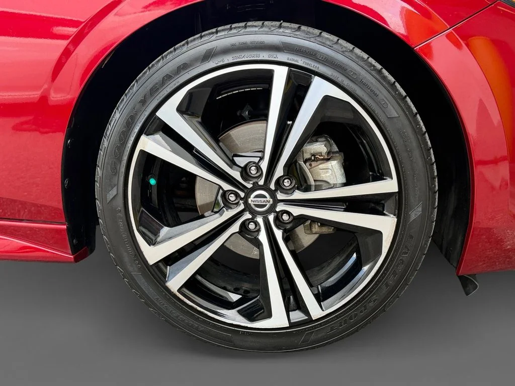 Used 2022 Red Nissan SR image 8
