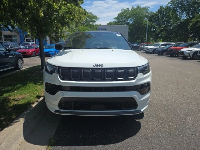Used 2022 Bright White Clearcoat Jeep Limited image 12