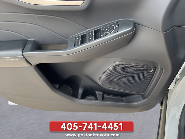 Used 2022 White Ford SE image 20