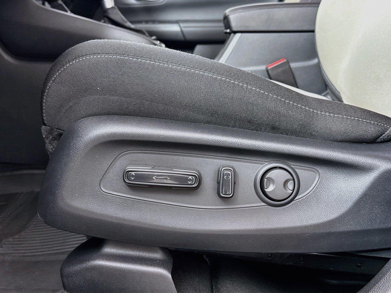 Used 2025 Meteorite Gray Metallic Honda EX image 28