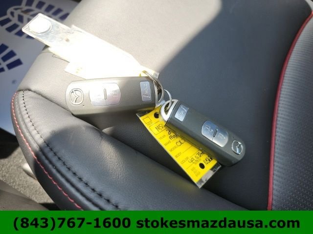 Used 2016 White Mazda Touring image 38