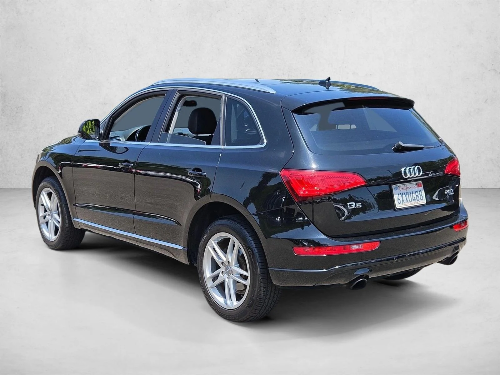 Used 2013 Brilliant Black Audi Premium Plus image 5