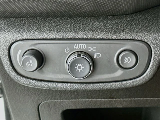Used 2021 White Chevrolet RS image 18