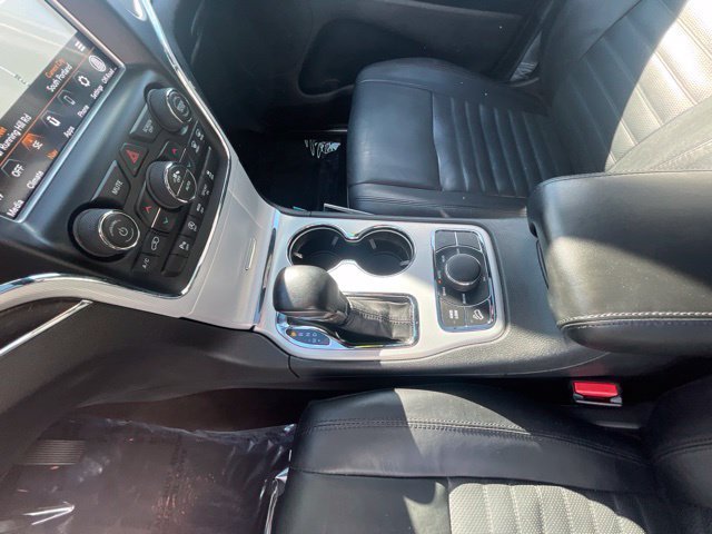 Used 2018 Diamond Black Jeep Limited image 28