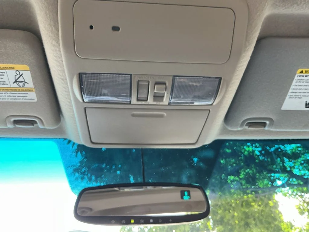 Used 2013 White Nissan SL image 30
