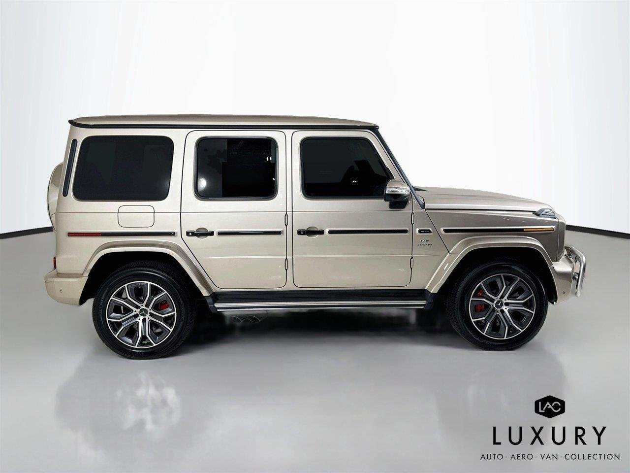 Used 2026 MANUFAKTUR Desert Silver Metallic Mercedes-Benz AMG® G 63 | AMG® Cross Spoke Wheels | Performance Pkg image 4