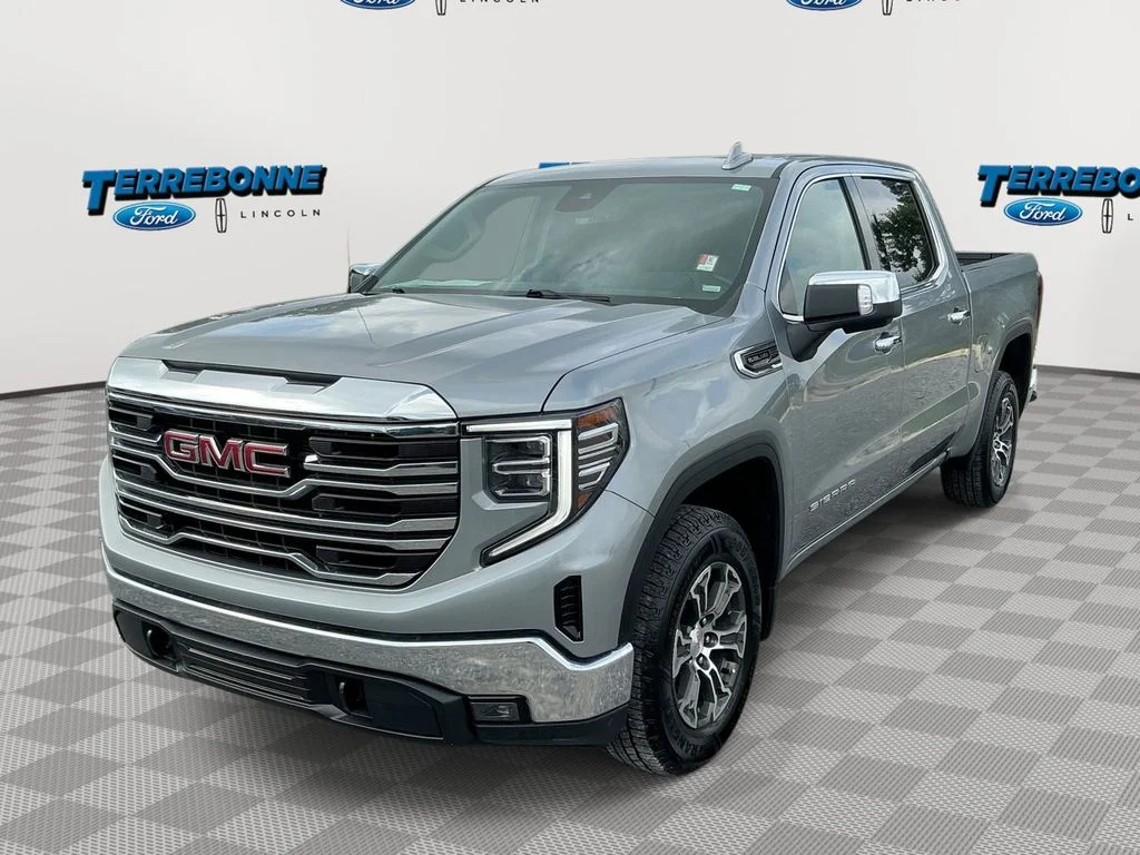 2025 GMC Sierra 2WD Crew Cab Short Box SLT's photo