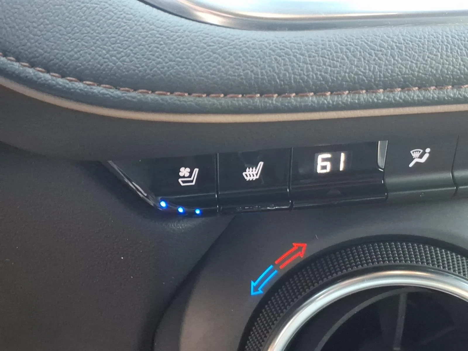 Used 2021 Iridescent Pearl Tricoat Chevrolet Premier image 7