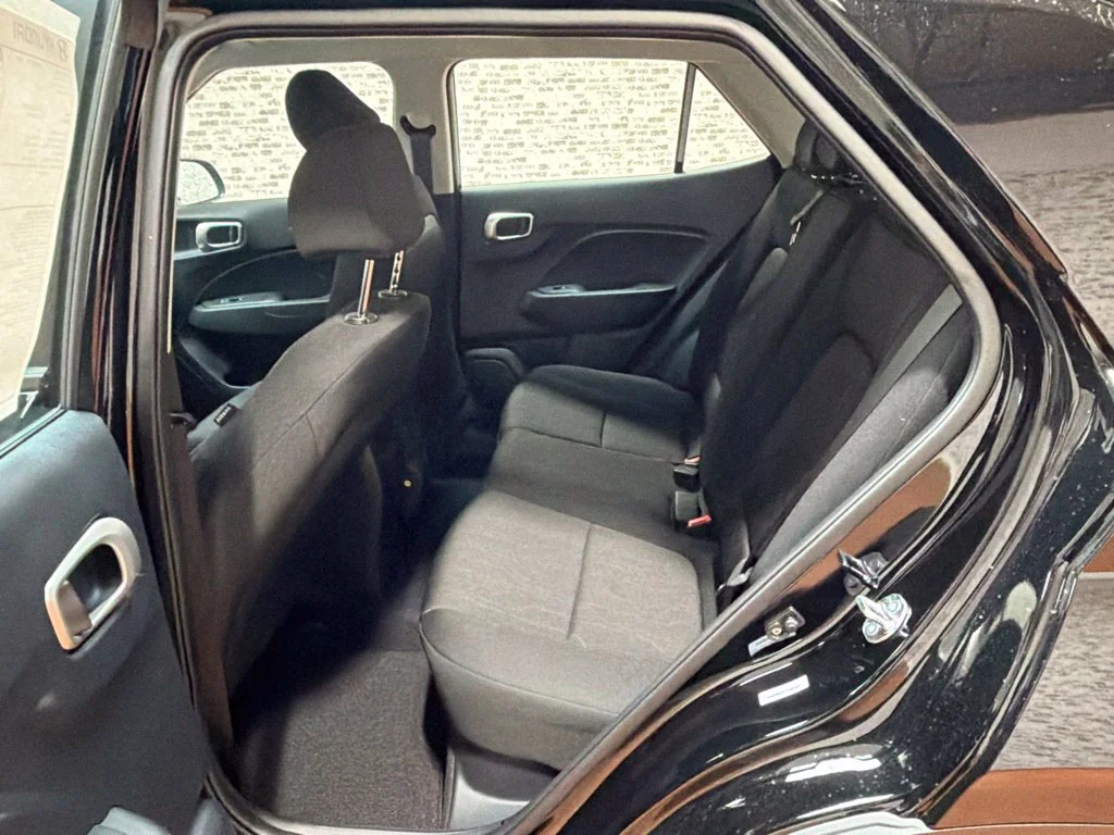 New 2026 Onyx Black Hyundai SE image 15