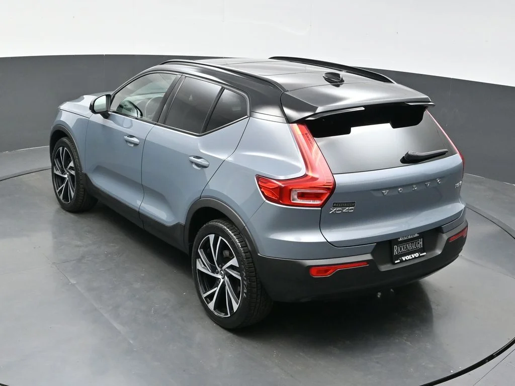 Used 2021 Thunder Gray Metallic Volvo R-Design image 30