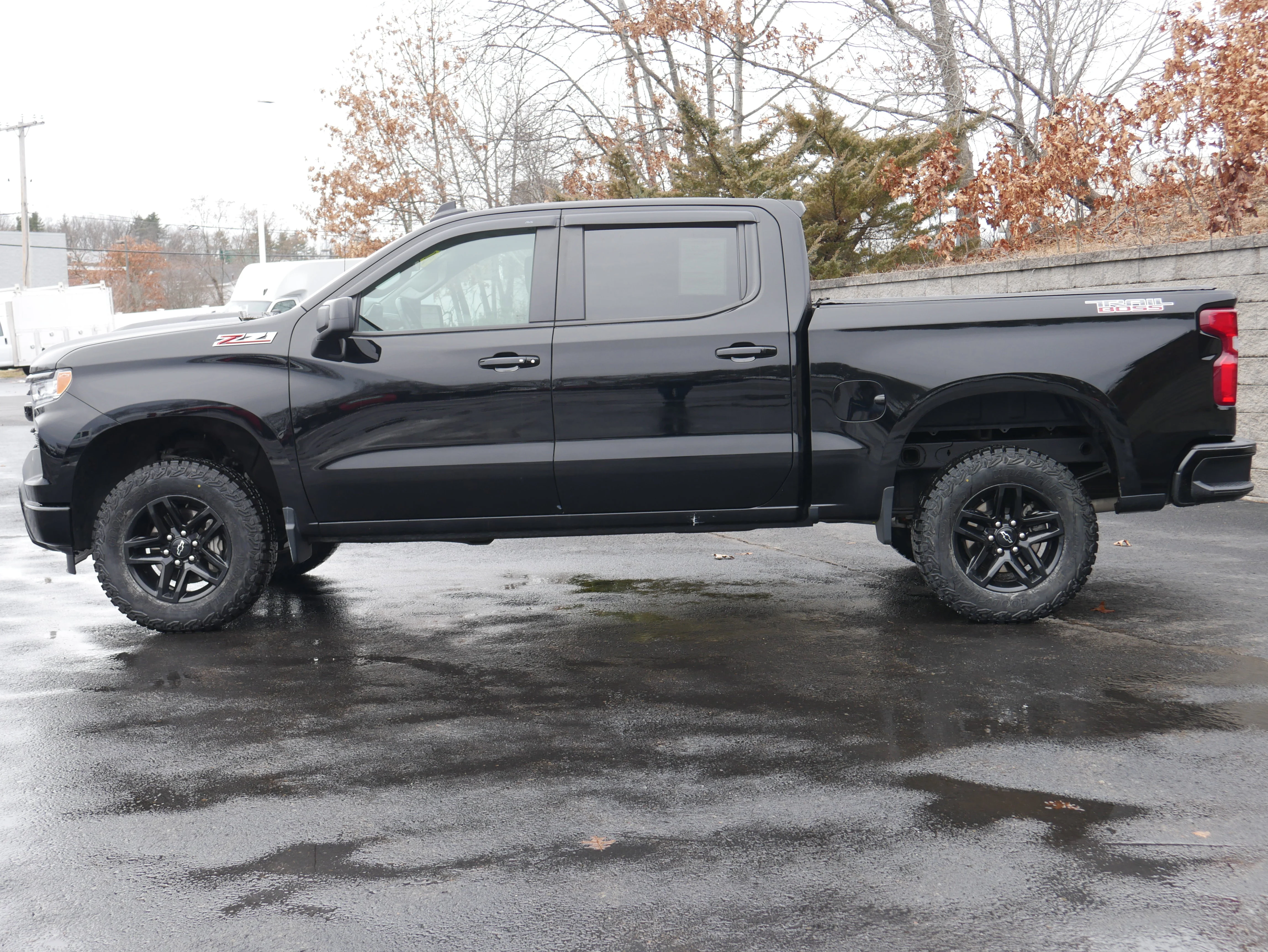 2024 Chevrolet Silverado 1500 LT Trail Boss - Photo 3
