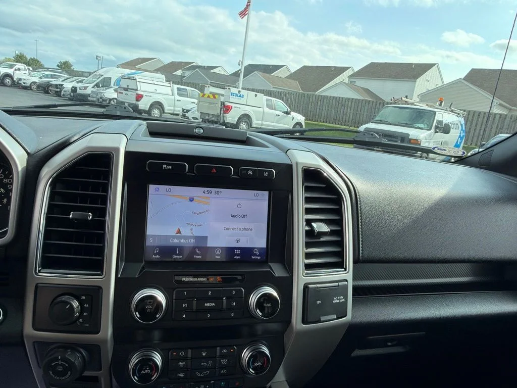Used 2020 White Ford Lariat image 33