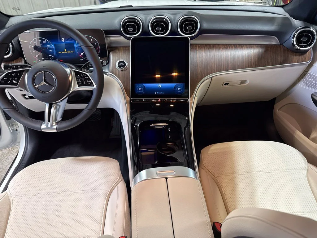 New 2027 Polar White Mercedes-Benz GLC 300 image 57