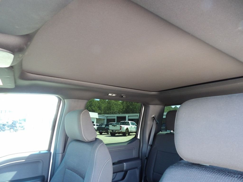 Used 2023 Oxford White Ford XLT image 24