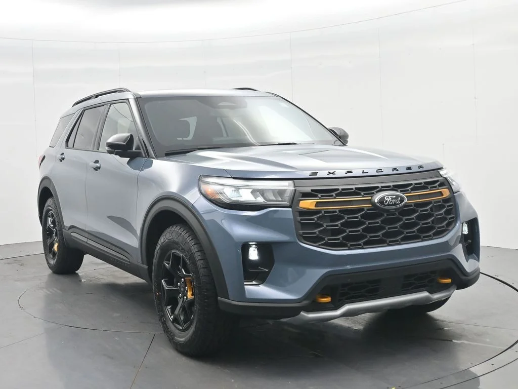 New 2026 Vapor Blue Metallic Ford Tremor® image 4