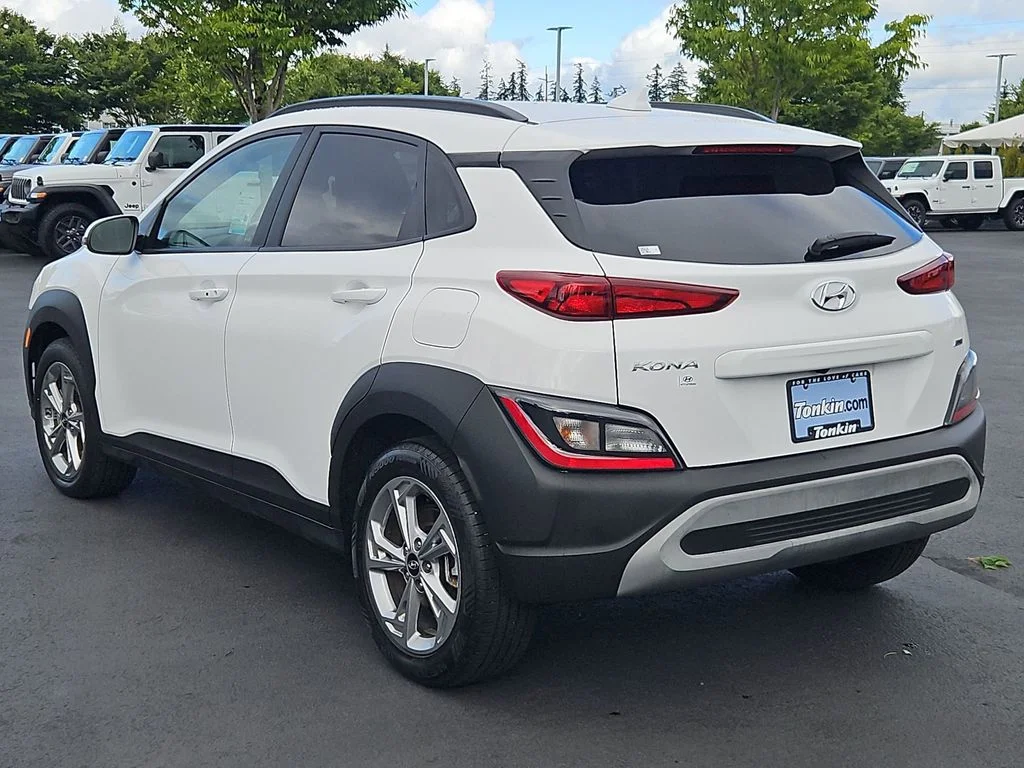 Used 2023 Lunar White Hyundai SEL image 4