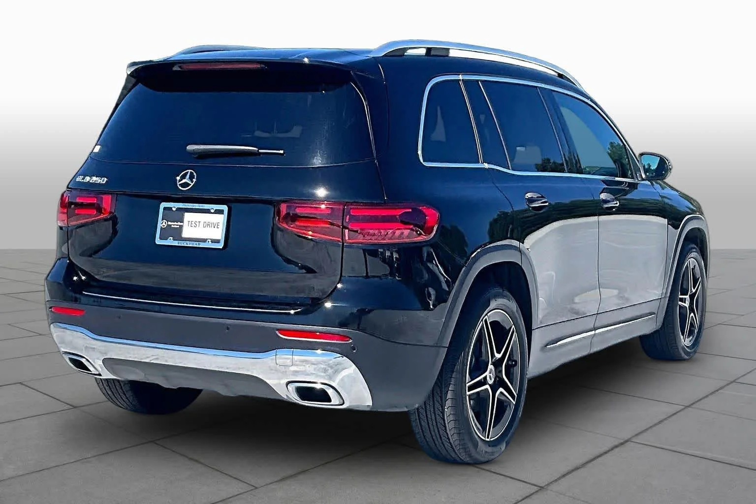 Used 2026 Night Black Mercedes-Benz GLB 250 image 12