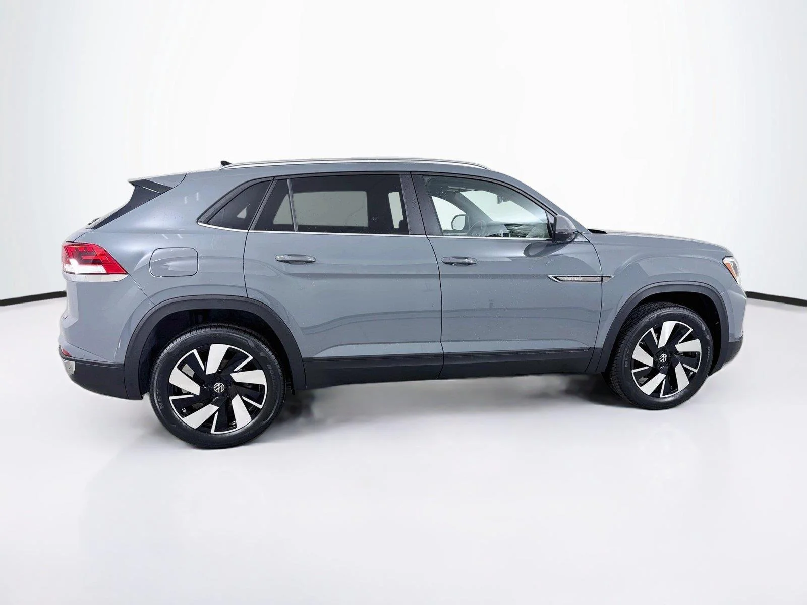 New 2026 Pure Gray Volkswagen 2.0T SE w/Technology image 8