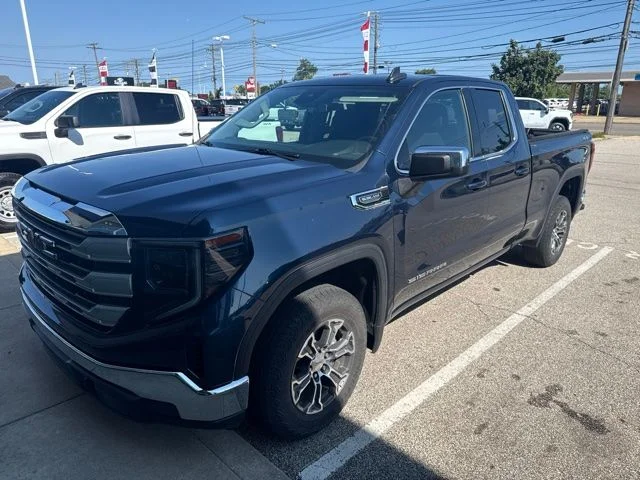 Used 2023 Blue GMC SLE image 4
