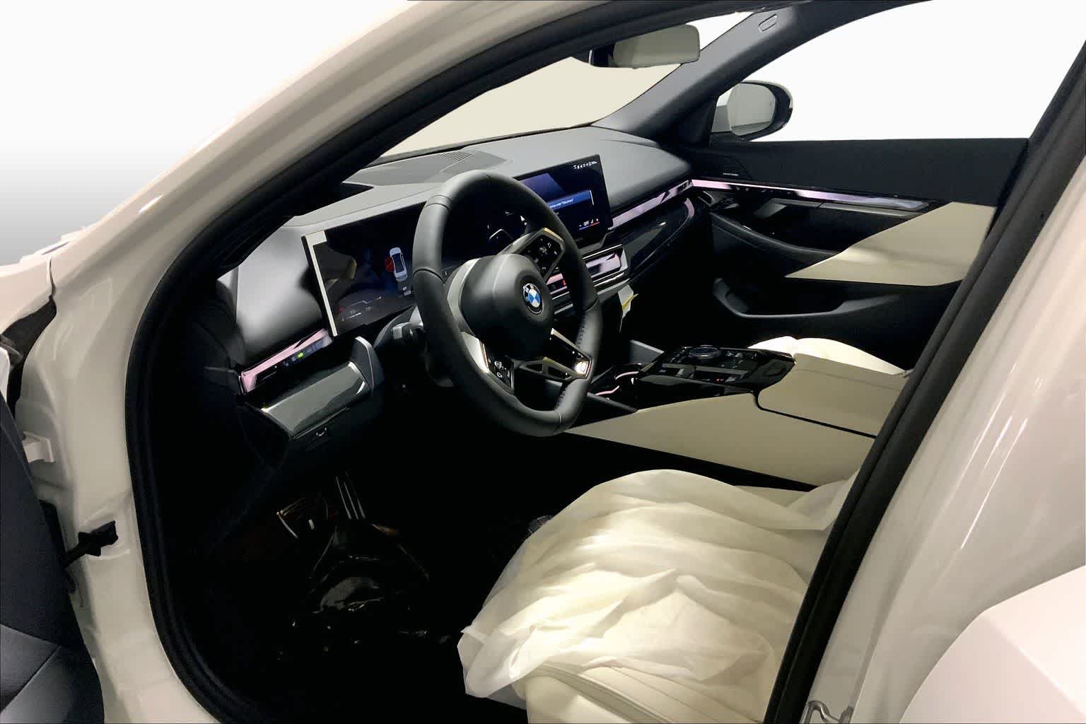 New 2027 300/Alpine Whit BMW 530i xDrive image 8