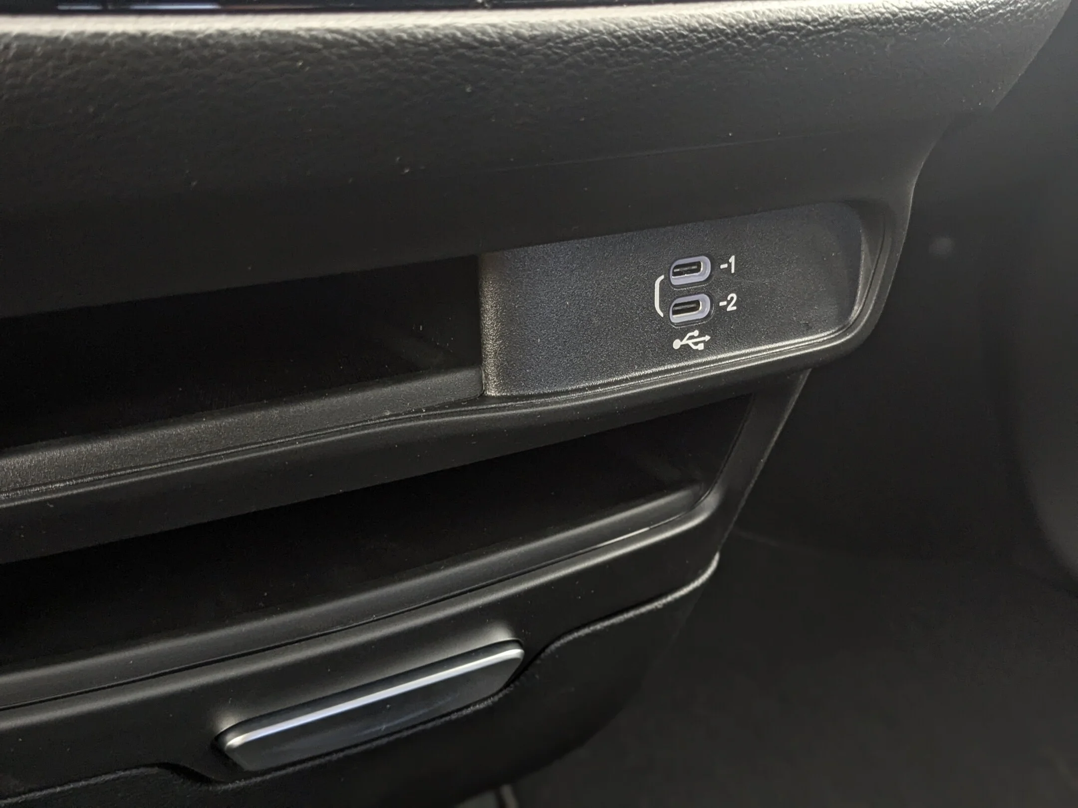New 2027 Black Chrysler Select - - AWD - Safety Sphere Pkg - Stow n Go Seating - Heated Seats - Remote Start & More! image 20