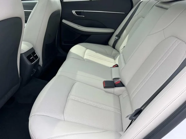 Used 2023 White Hyundai Limited image 21