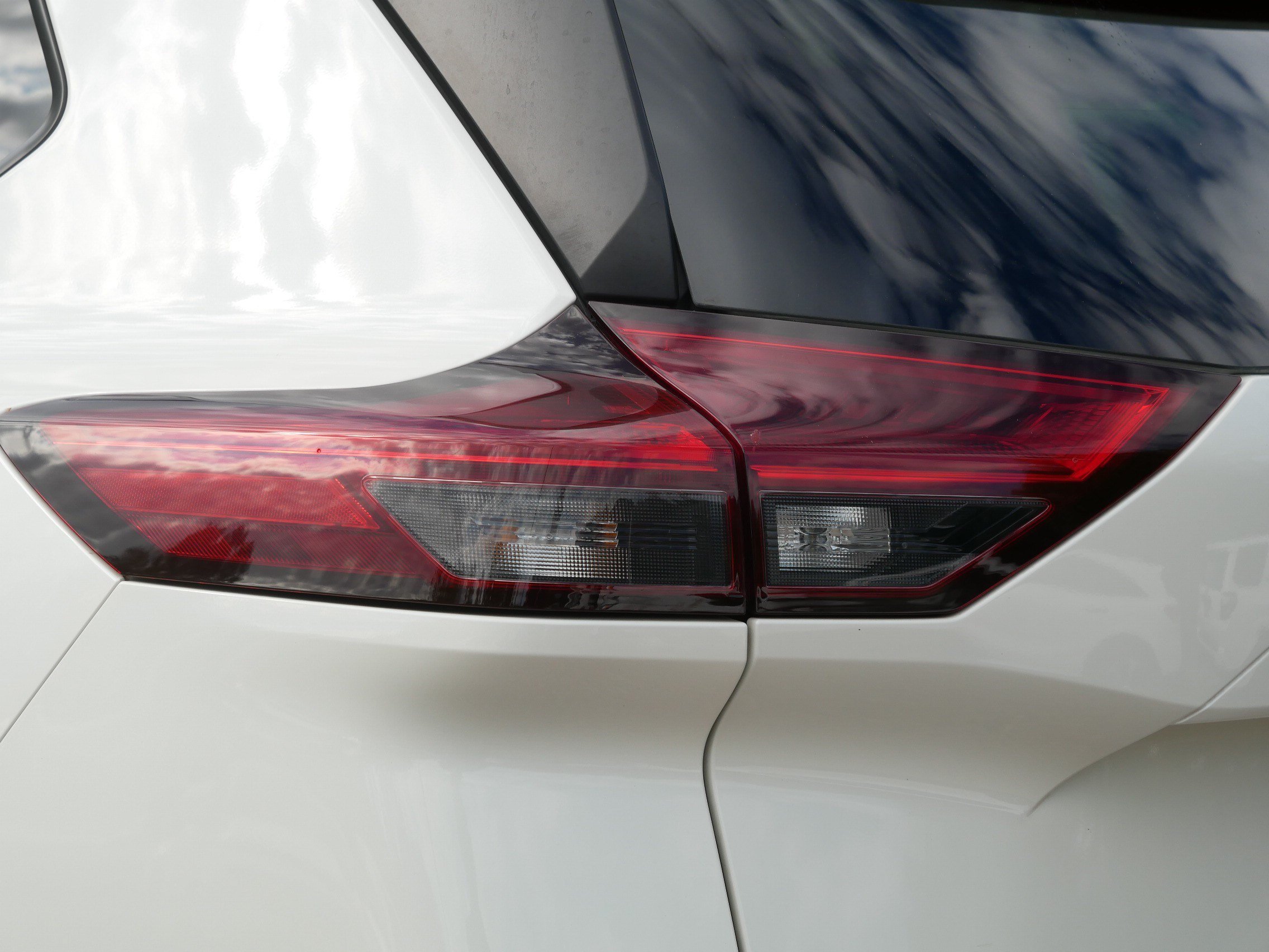 Certified Used 2023 Pearl White Tricoat Nissan SV image 17