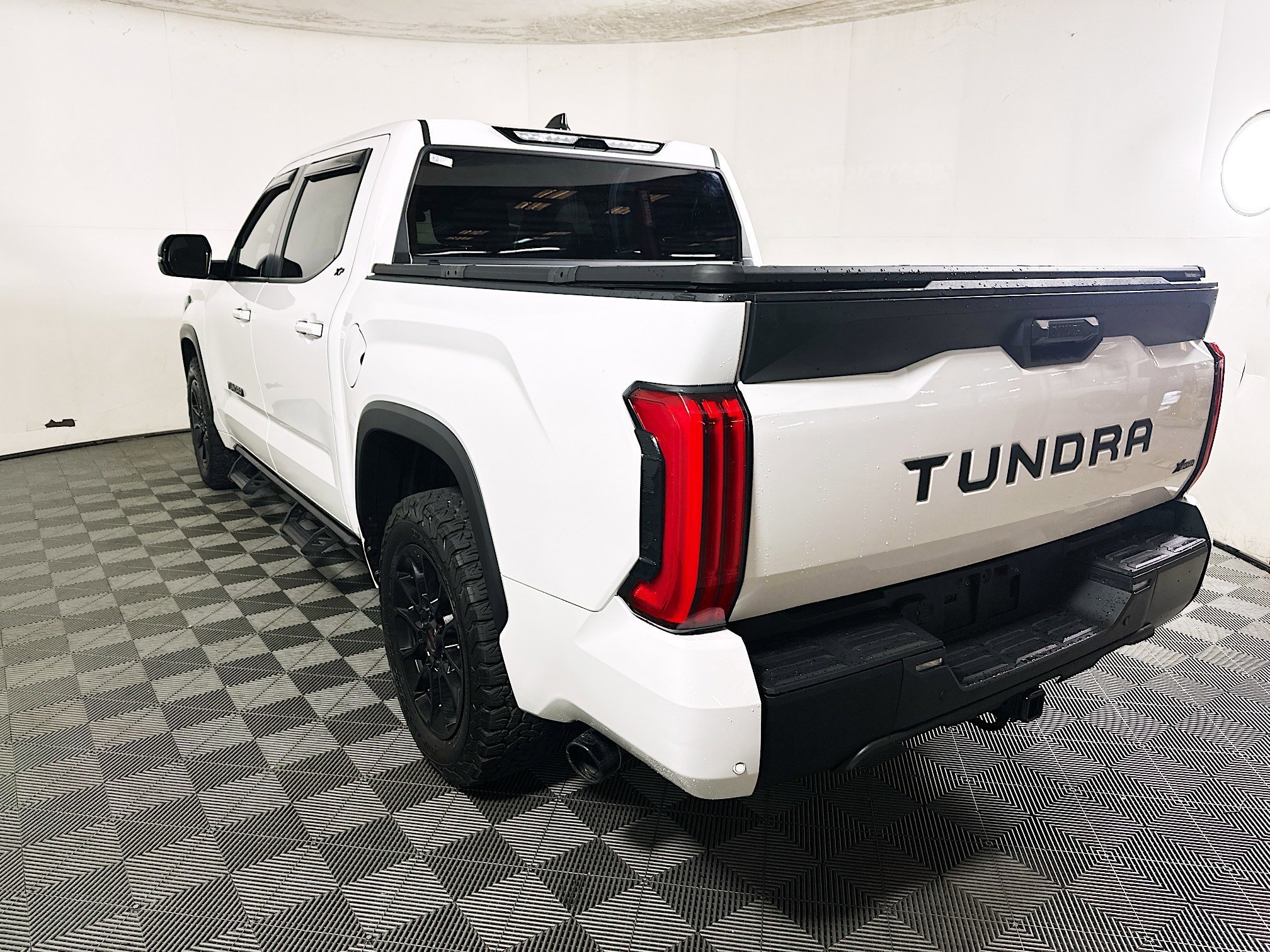 2024 Toyota Tundra thumbnail 7