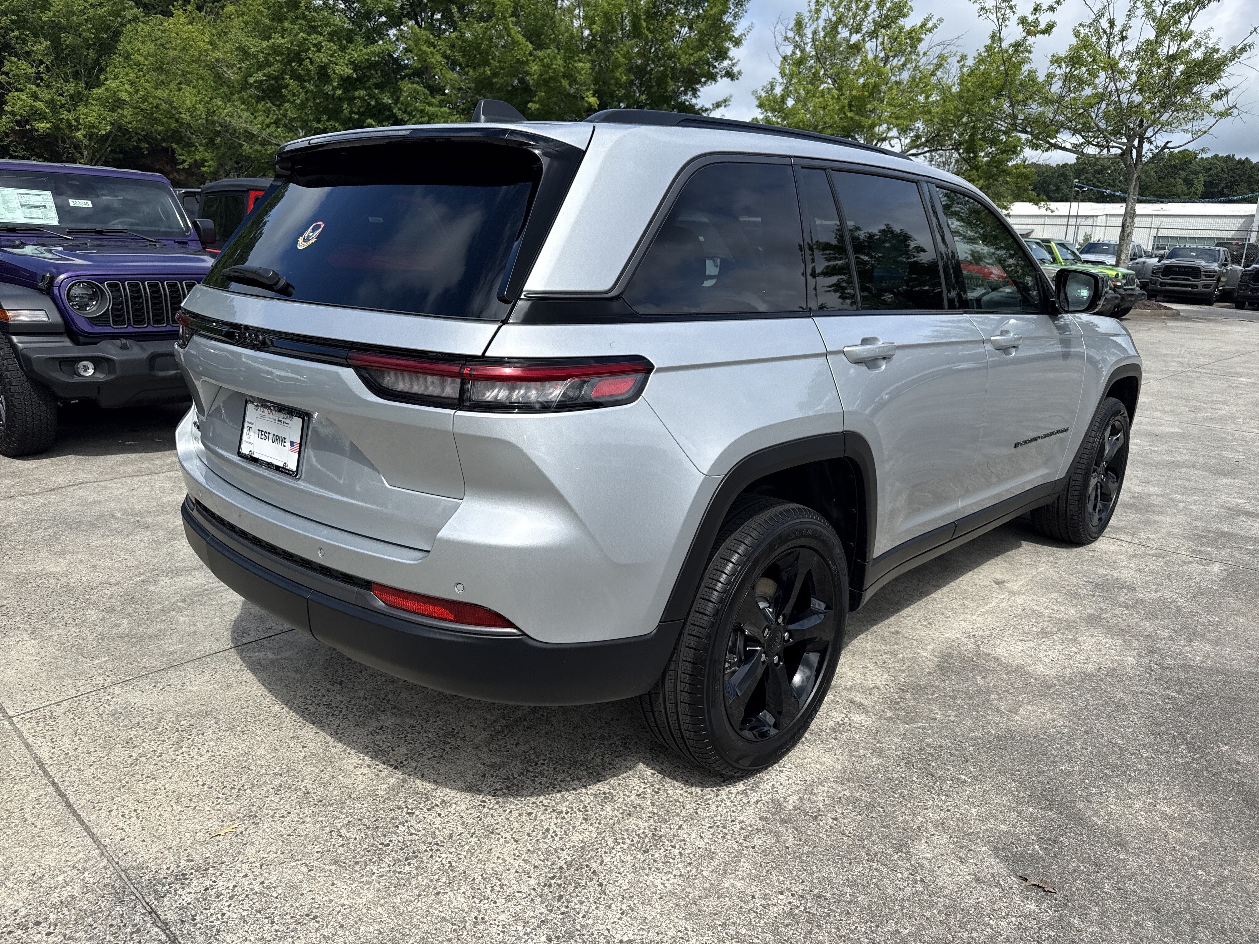 New 2026 Silver Zynith Jeep Limited image 7