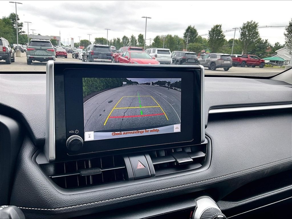 Used 2025 White Toyota XLE image 19