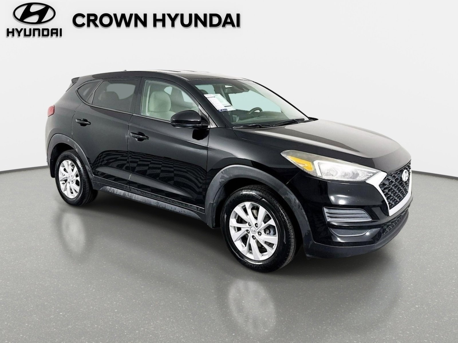 Used 2019 Black Noir Pearl Hyundai SE image 3