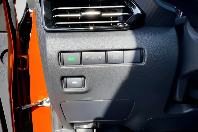 Used 2025 Orange Nissan SR image 25