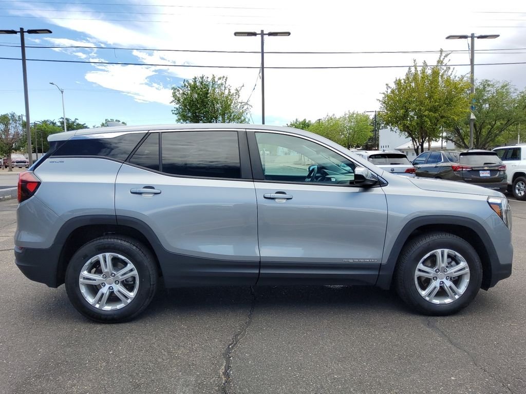 Used 2024 Silver GMC SLE image 25