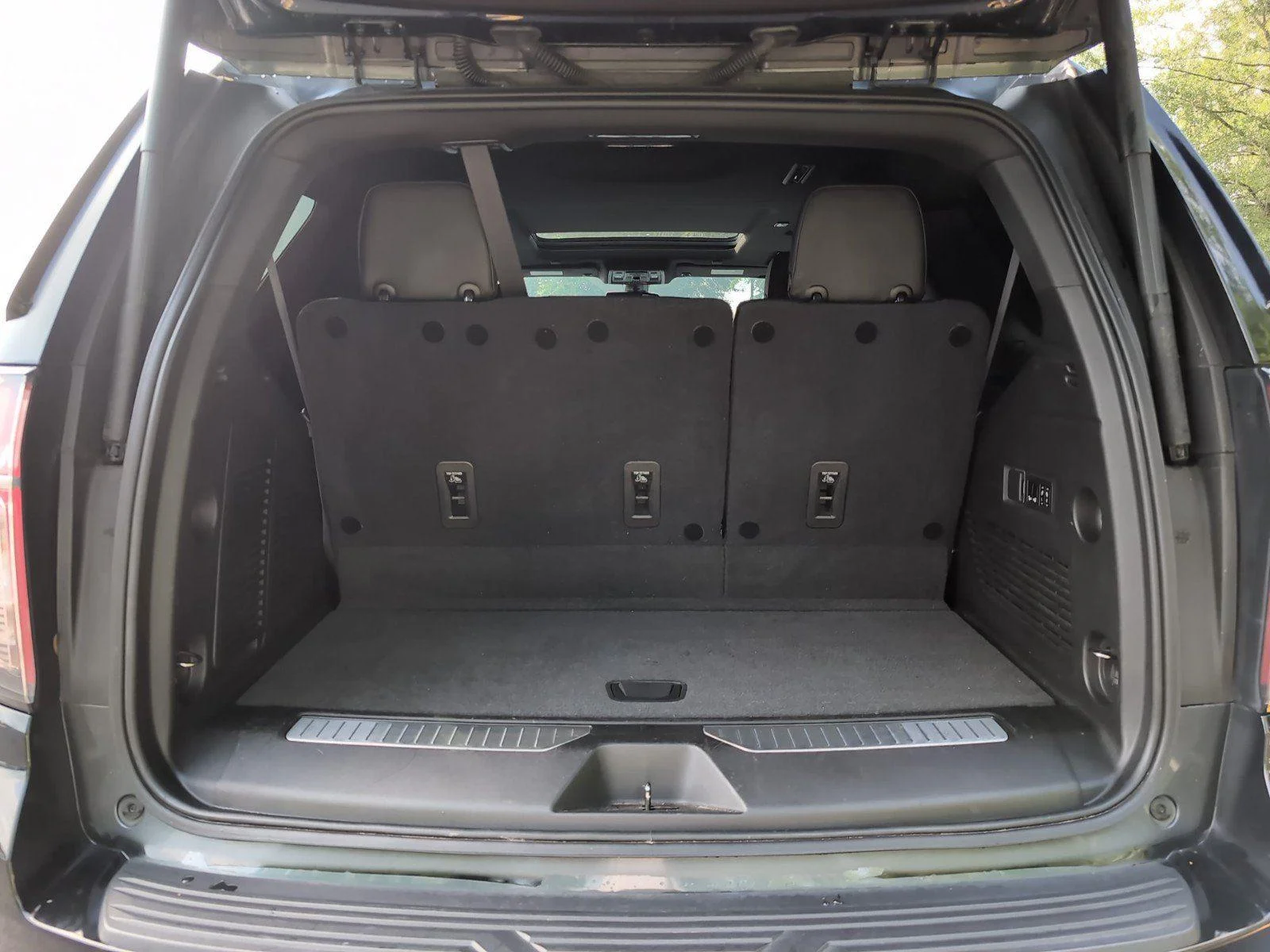 Used 2021 SHADOW GRAY METALLIC Chevrolet Z71 image 6