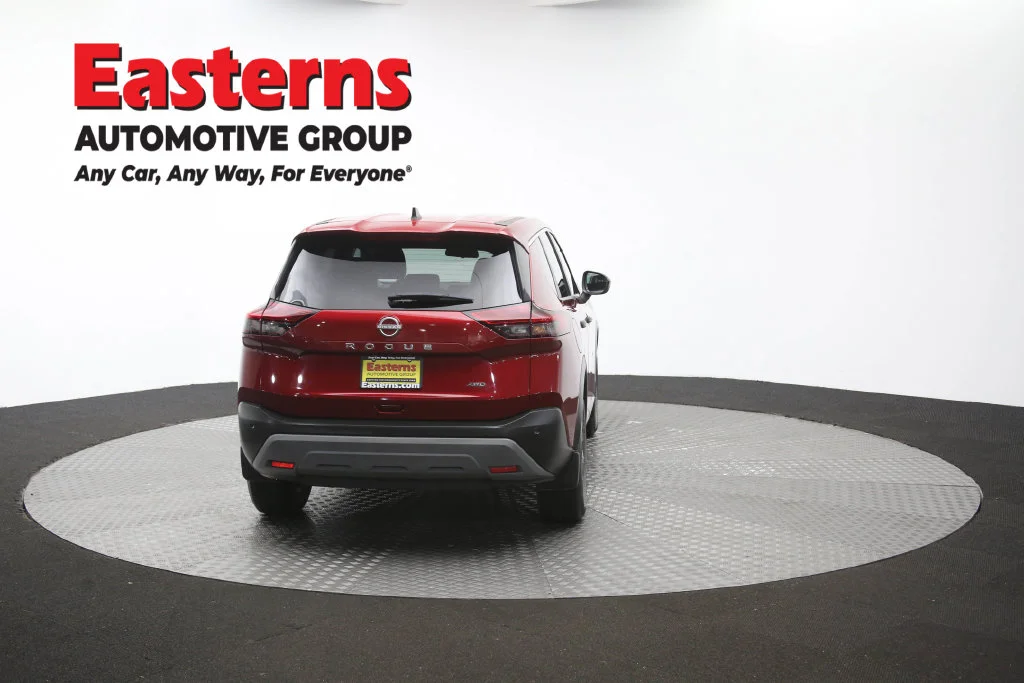 Used 2023 Red Nissan S image 39