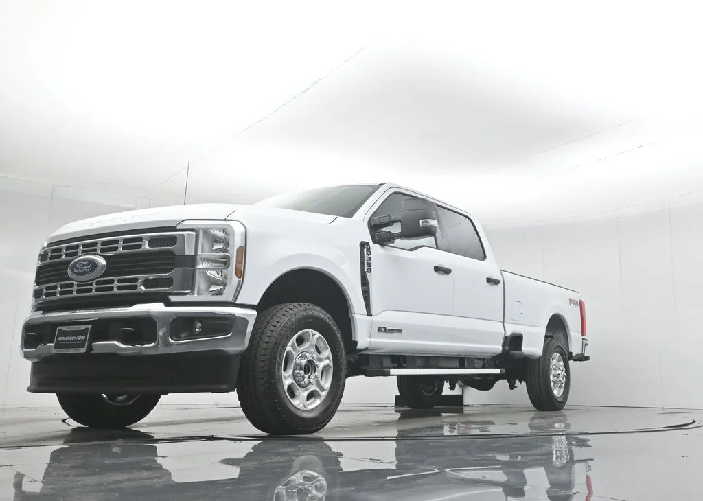 New 2026 Oxford White Ford XLT image 48