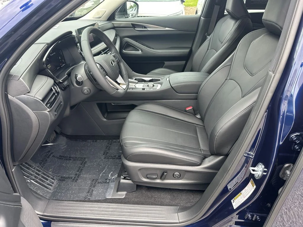 Used 2026 Blue INFINITI LUXE image 9