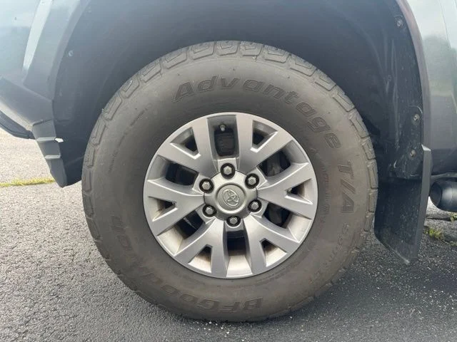 Used 2017 Gray Toyota SR5 image 12