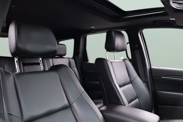 Used 2020 Silver Jeep Limited image 19