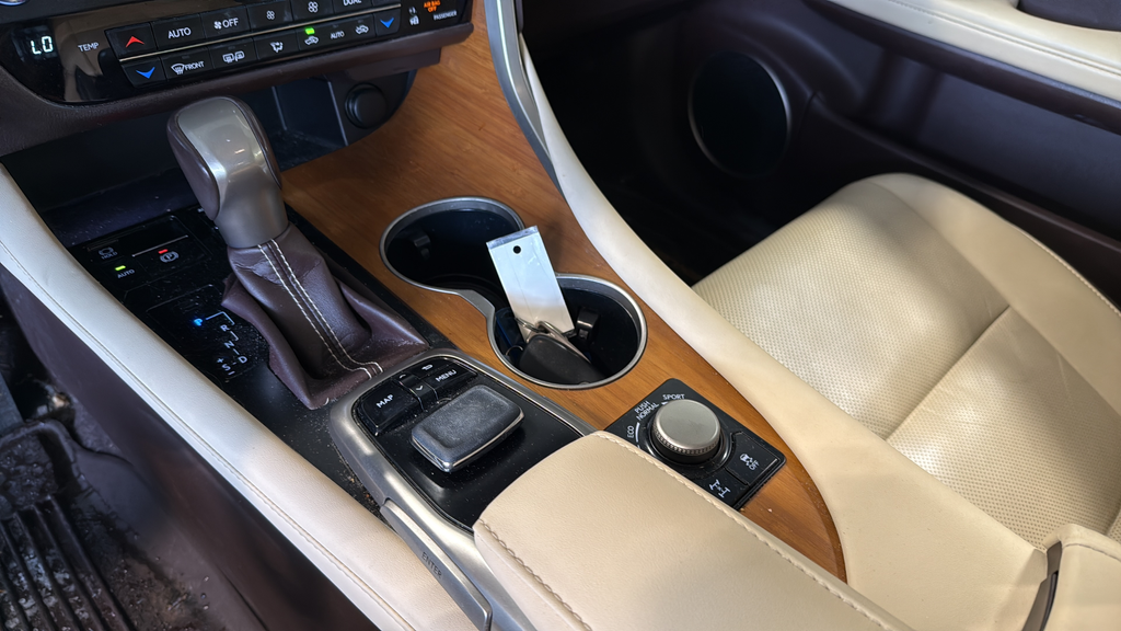 Used 2019 White Lexus 350 image 29
