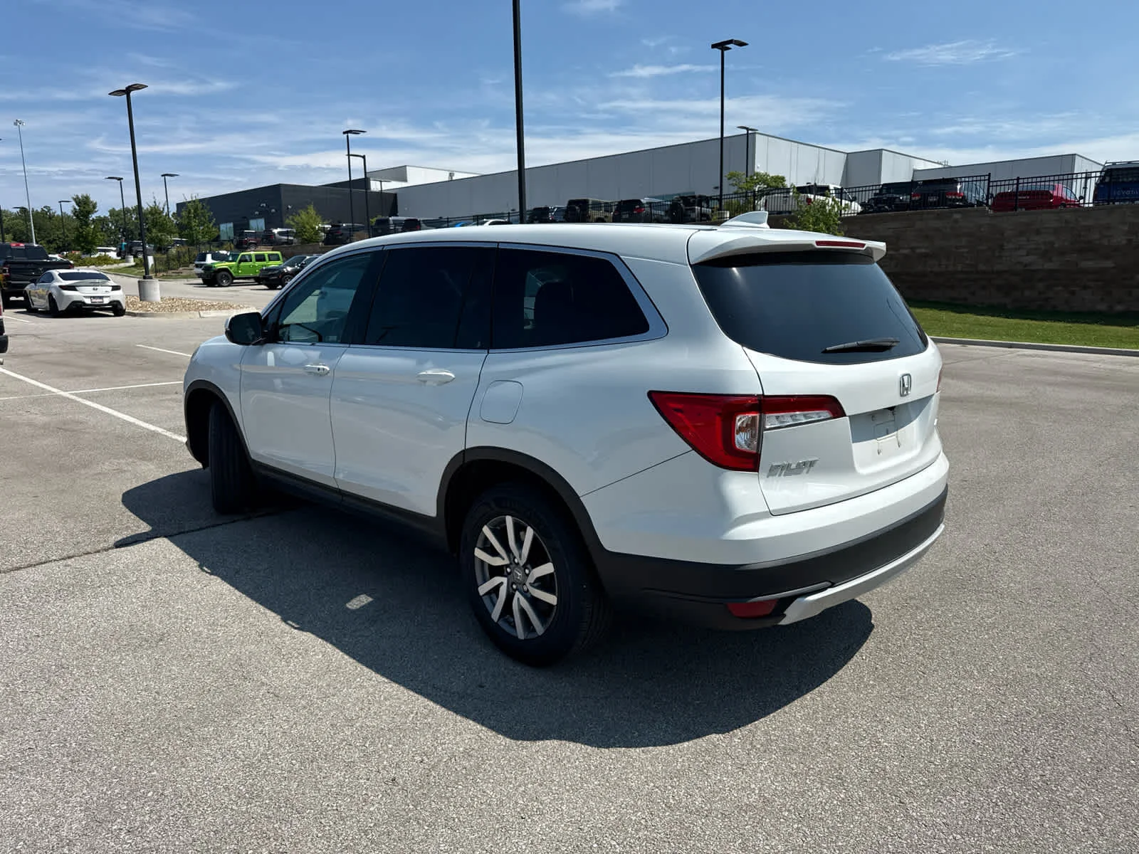 Used 2020 Platinum White Pearl Honda EX-L w/Navi & RES image 7