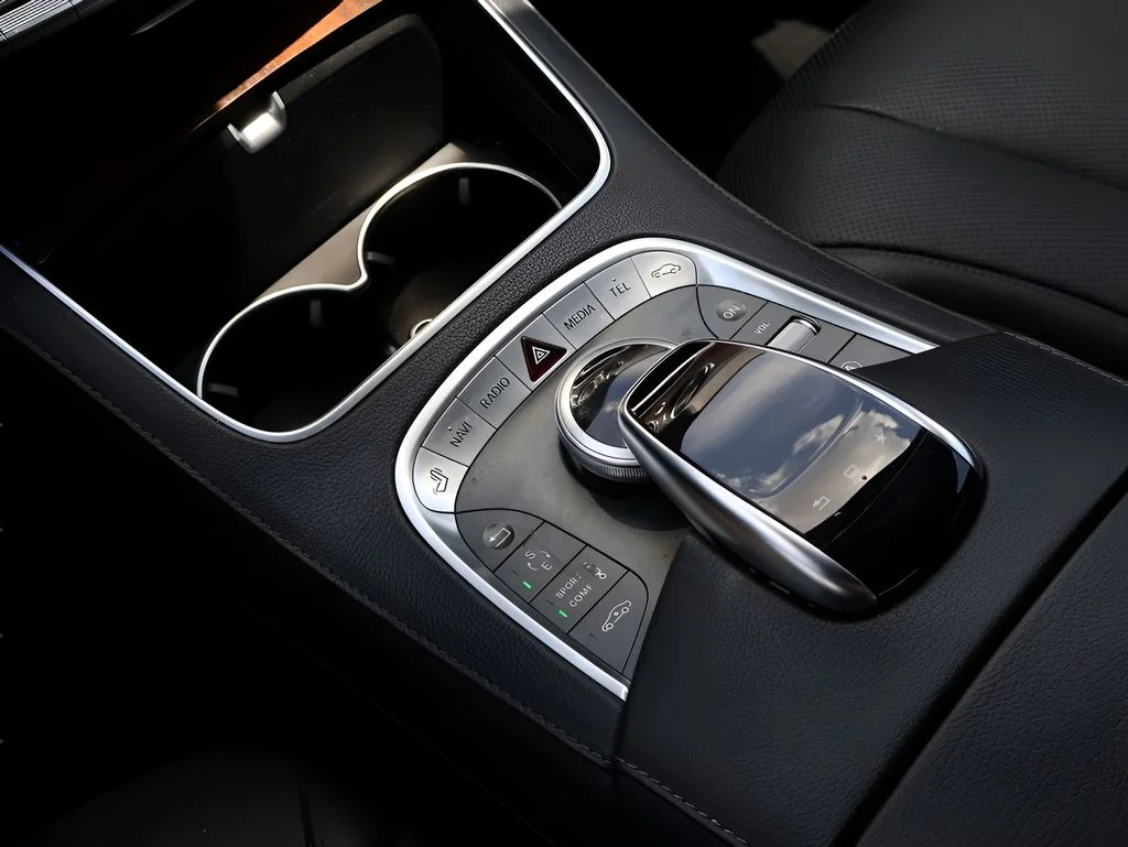 Used 2015 designo Diamond White Mercedes-Benz S 550 image 27
