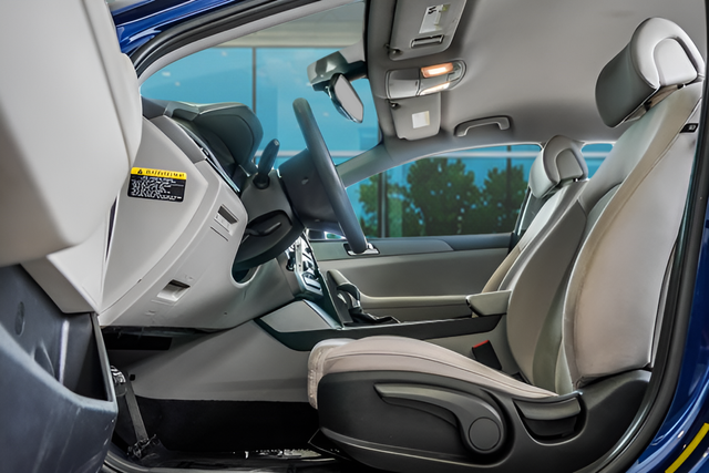 Used 2017 Blue Hyundai SE image 31