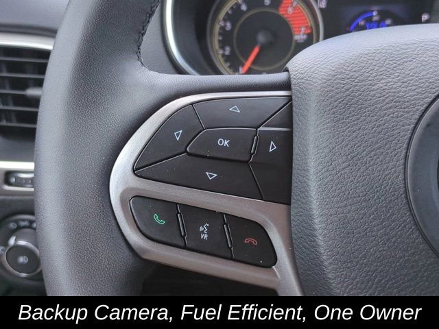 Used 2022 Gray Jeep Latitude Lux image 24