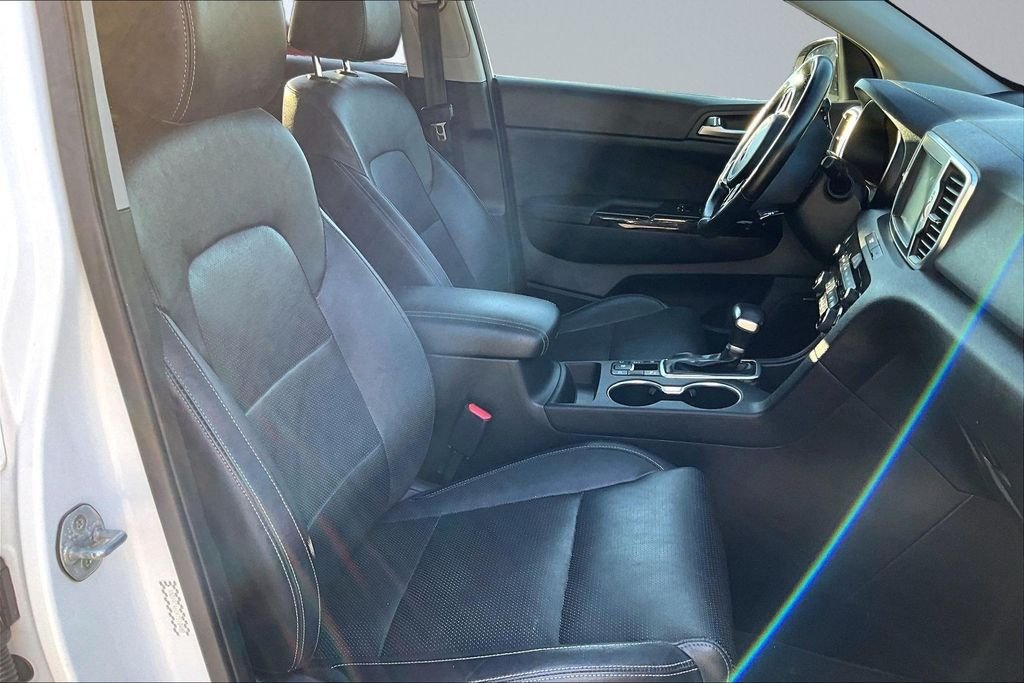 Used 2019 White Kia SX image 7