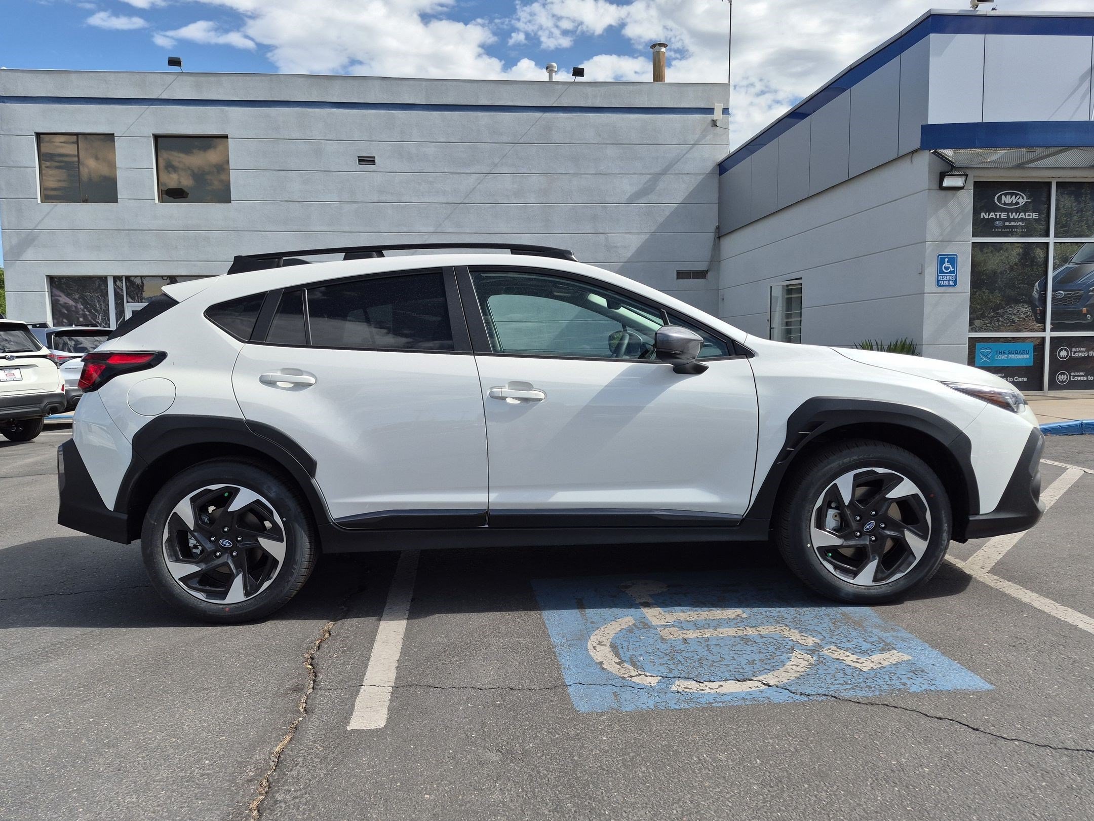 New 2026 CRYSTAL WHITE PEARL Subaru Limited image 2