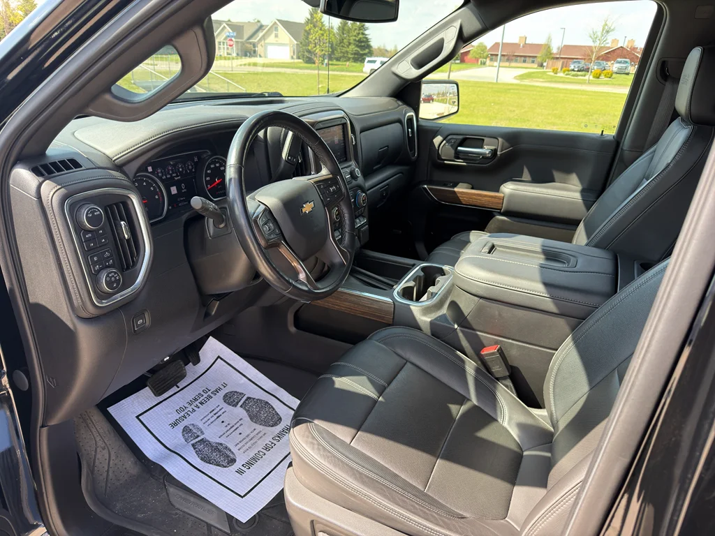 Used 2022 BLACK Chevrolet High Country image 9