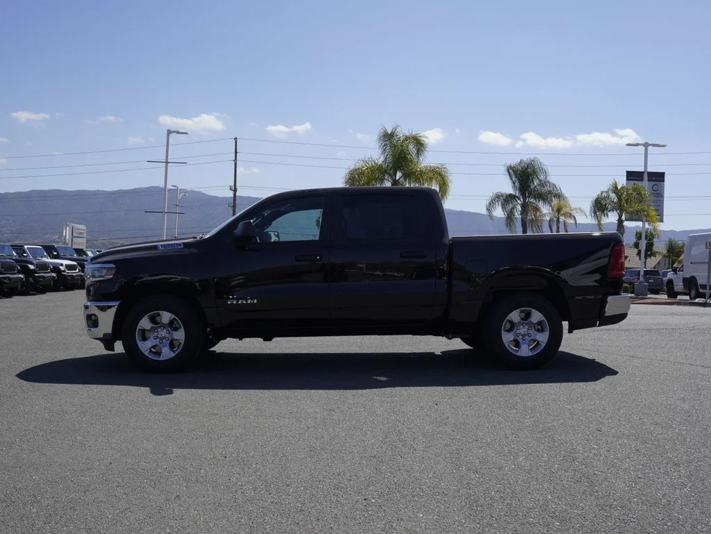 New 2026 Diamond Black Crystal Pearl-Coat Exterior Paint RAM Big Horn/Lone Star image 7