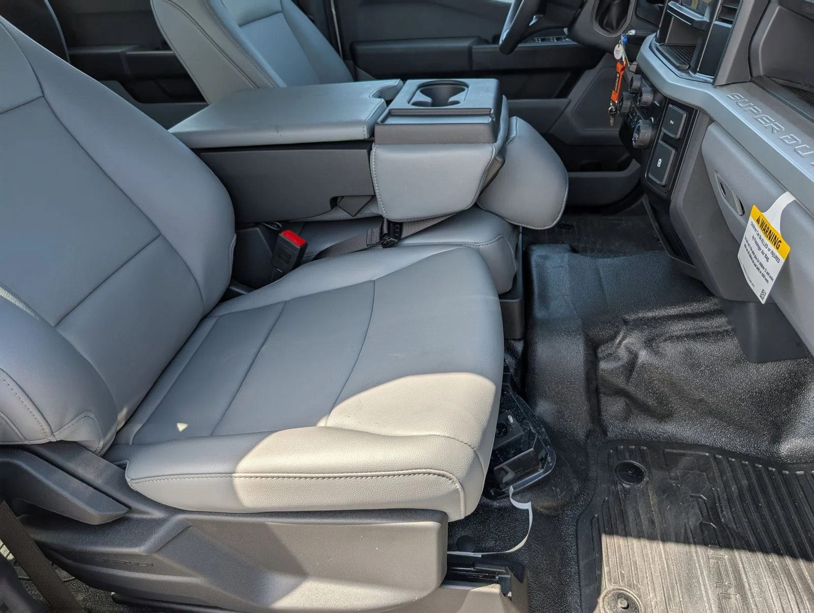 2025 Ford F-350 Super Duty Chassis Cab XL - Photo 26